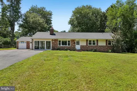 2806 Pinewick Rd, Ellicott City, MD 21042