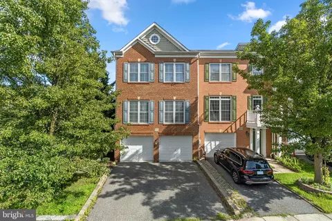 8916 Lee Manor Dr, Ellicott City, MD 21043