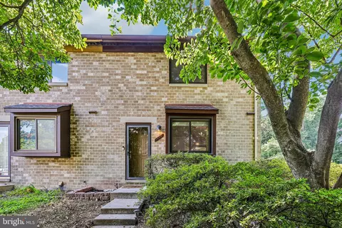 7000 Knighthood Ln, Columbia, MD 21045