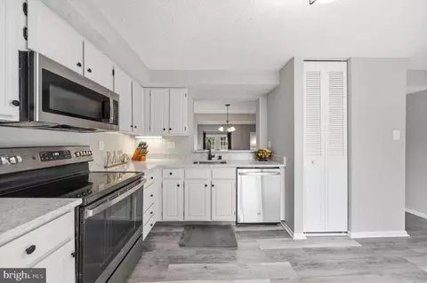 Kitchen - 8302 Sperry Ct, Laurel, MD 20723 photo 4 of 4