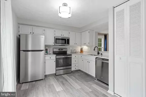 Kitchen - 8302 Sperry Ct, Laurel, MD 20723 photo 3 of 4