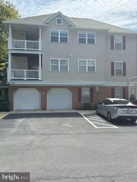 5827 Wyndham Cir #102, Columbia, MD 21044