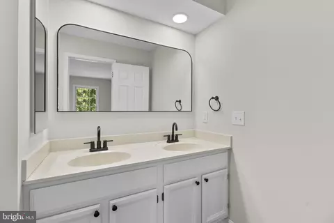 Bath - 9402 Steeple Ct, Laurel, MD 20723 photo 2 of 3
