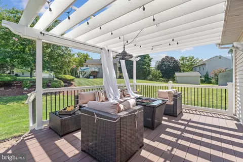 6208 Greenleaf Ln, Elkridge, MD 21075