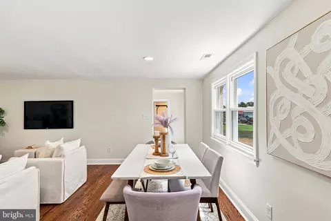 Dining - 16205 Frederick Rd, Woodbine, MD 21797 photo 2 of 4