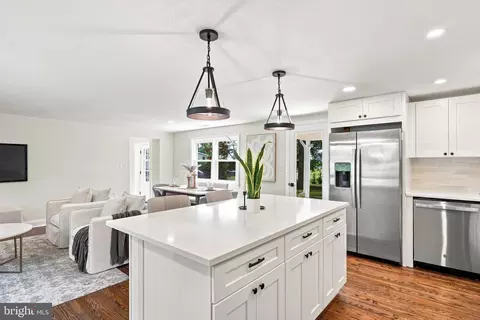 Kitchen - 16205 Frederick Rd, Woodbine, MD 21797 photo 3 of 7