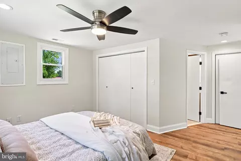 Bedroom - 16205 Frederick Rd, Woodbine, MD 21797 photo 3 of 8
