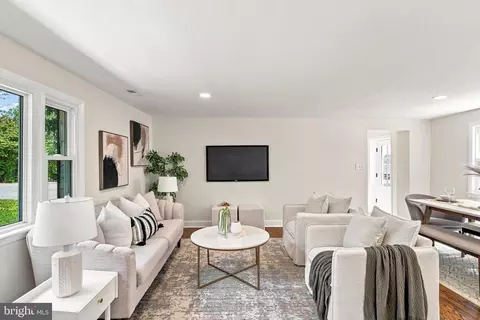 Living - 16205 Frederick Rd, Woodbine, MD 21797 photo 1 of 2