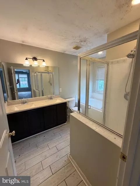 Bath - 9939 Harmony Ln, Laurel, MD 20723 photo 2 of 4