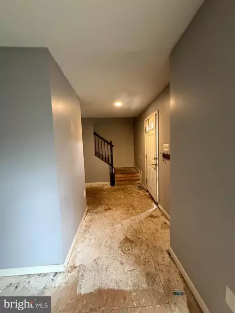 Entry Way - 9939 Harmony Ln, Laurel, MD 20723 photo 3 of 8