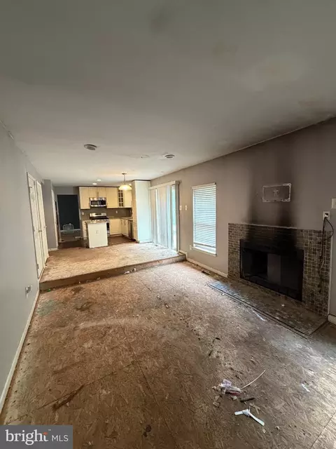 Living - 9939 Harmony Ln, Laurel, MD 20723 photo 4 of 4