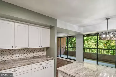 5667 Harpers Farm Rd #E, Columbia, MD 21044
