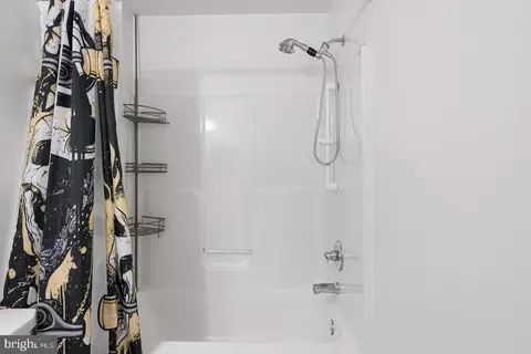 Bath - 6025 Florey Rd, Hanover, MD 21076 photo 1 of 2
