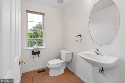 Entry Way - 6025 Florey Rd, Hanover, MD 21076 photo 6 of 14