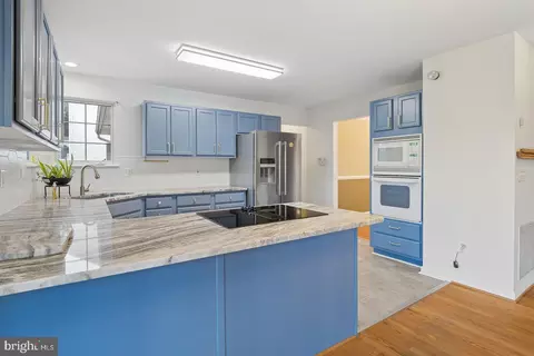 Kitchen - 6025 Florey Rd, Hanover, MD 21076 photo 4 of 6