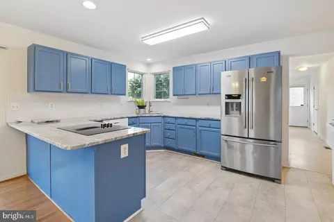 Kitchen - 6025 Florey Rd, Hanover, MD 21076 photo 2 of 6