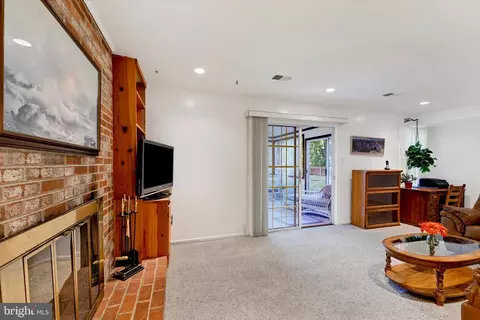 Living - 10367 Eclipse Way, Columbia, MD 21044 photo 2 of 2