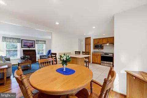 Dining - 10367 Eclipse Way, Columbia, MD 21044 photo 2 of 3