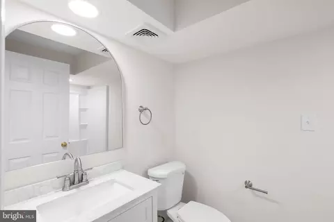Bath - 9374 Breamore Ct, Laurel, MD 20723 photo 2 of 2