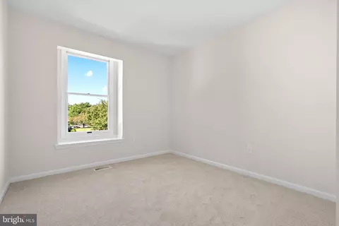 Bedroom - 9374 Breamore Ct, Laurel, MD 20723 photo 4 of 6