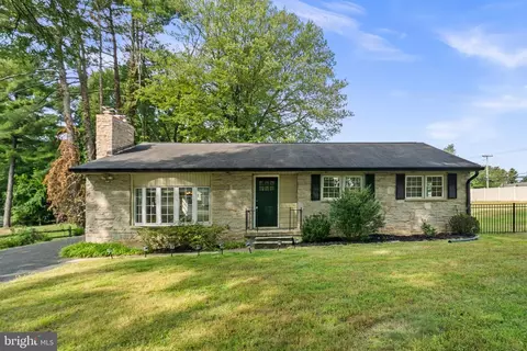 2802 Greenway Dr, Ellicott City, MD 21042