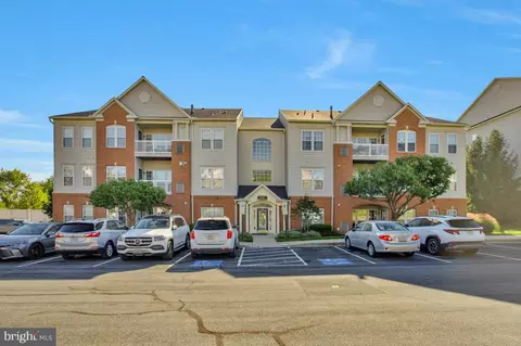 8135 Cyprus Cedar Ln #G, Ellicott City, MD 21043