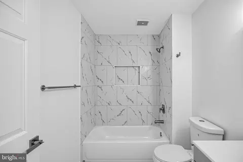 Bath - 9270 Maxwell Ct, Laurel, MD 20723 photo 3 of 7