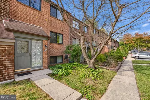 8935 Skyrock Ct, Columbia, MD 21046