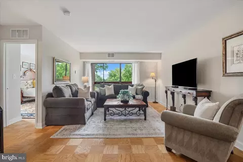 10850 Green Mountain Cir #518, Columbia, MD 21044
