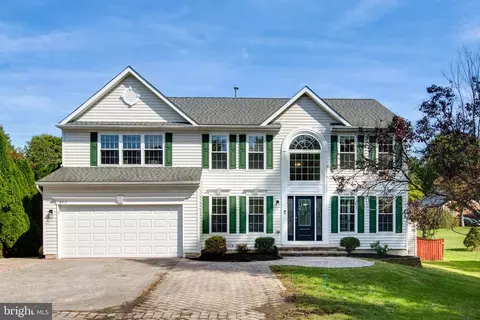 6717 Lowes Ln S, Elkridge, MD 21075