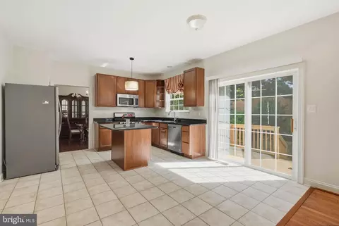 Kitchen - 5757 Augustine Ave, Elkridge, MD 21075 photo 4 of 4