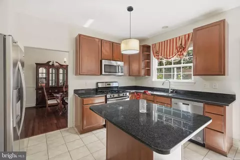 Kitchen - 5757 Augustine Ave, Elkridge, MD 21075 photo 3 of 4
