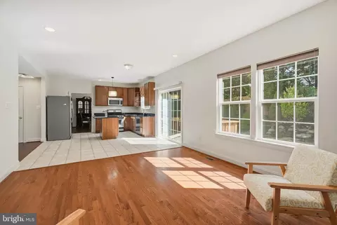 Living - 5757 Augustine Ave, Elkridge, MD 21075 photo 2 of 2