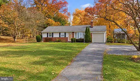 725 Long Corner Rd, Mount Airy, MD 21771