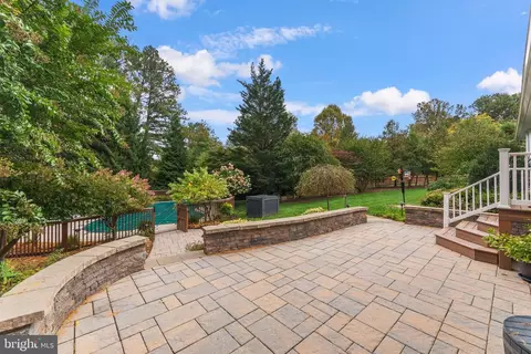 10173 Green Clover Dr, Ellicott City, MD 21042