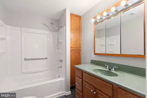 Bath - 9113 Bryant Ave, Laurel, MD 20723 photo 2 of 5