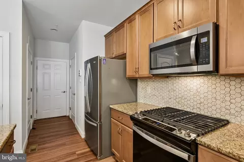 Entry Way - 8705 Hines Cir, Laurel, MD 20723 photo 2 of 6