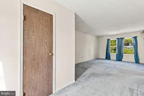 Living - 7351 Cedar Ave, Jessup, MD 20794 photo 6 of 6