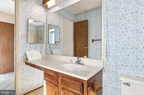 Bath - 7351 Cedar Ave, Jessup, MD 20794 photo 3 of 3