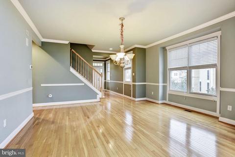 8715 Timber Oak Ln, Laurel, MD 20723 photo 6
