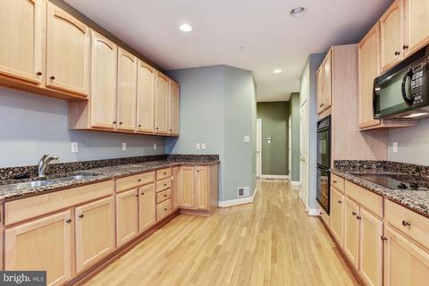8715 Timber Oak Ln, Laurel, MD 20723 photo 9