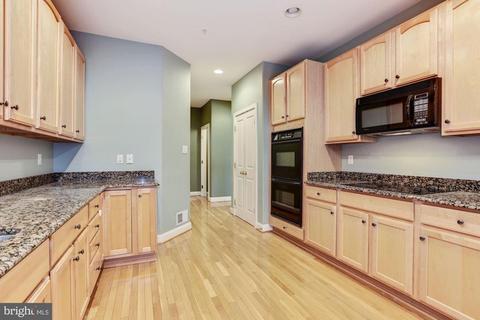 8715 Timber Oak Ln, Laurel, MD 20723 photo 10