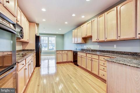 8715 Timber Oak Ln, Laurel, MD 20723 photo 11