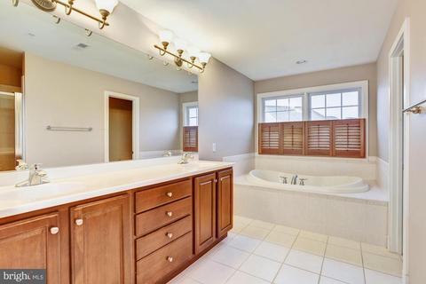8715 Timber Oak Ln, Laurel, MD 20723 photo 18