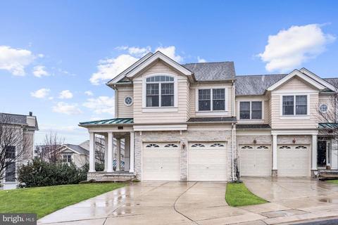 8715 Timber Oak Ln, Laurel, MD 20723 photo 2