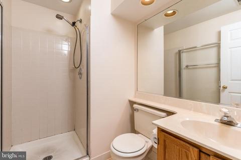 9385 Breamore Ct, Laurel, MD 20723 photo 17