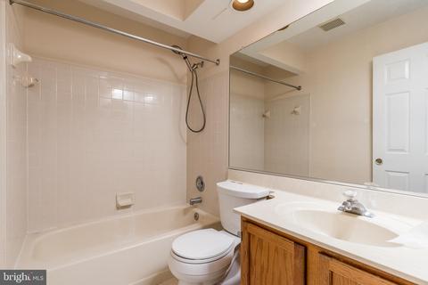 9385 Breamore Ct, Laurel, MD 20723 photo 12
