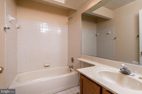 9385 Breamore Ct, Laurel, MD 20723 photo 9