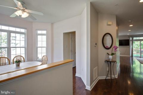 8570 Light Moon Way, Laurel, MD 20723 photo 4