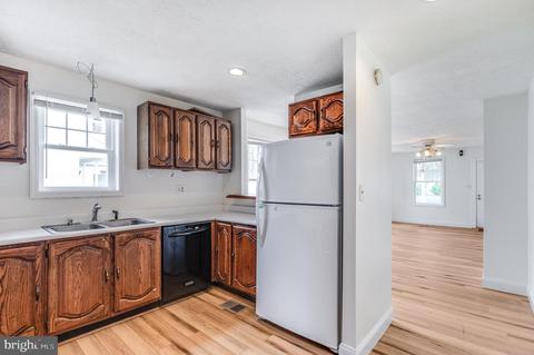 8610 Pine Tree Rd, Jessup, MD 20794 photo 8